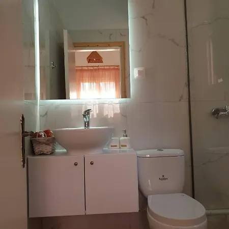Errika House 3 إيبسوس